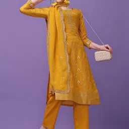 Seerat Jacquard Kurti With Scaloping Dupatta And Trouser-picture-14
