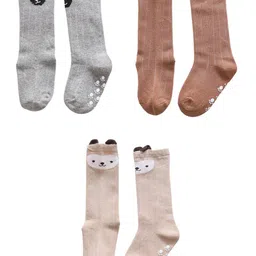 iSWEVEN Kids Grey & Brown Pack of 3 Anti-skid Socks-46