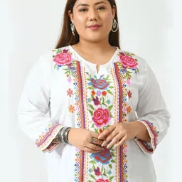 SAAKAA Plus Size Floral Printed Key Hole Neck Cotton Top-image-36