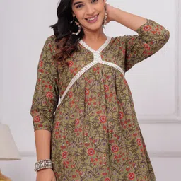 Sarai Women Floral Printed Cotton Top-image-61