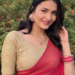 Bindigasm's Advi Metallic Zari Rose Embossed Woven-Design Stretchable Saree Blouse-image-90