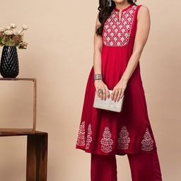 Globus Ethnic Motifs Yoke Design Panelled Mirror Work Kurta & Trousers-picture-16