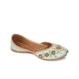 DESI COLOUR Women Embellished Ethnic Mojaris Flats-image-21