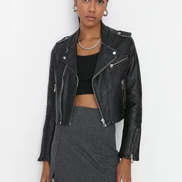 Trendyol Women Charcoal Solid Pencil Mini Skirt-image-65
