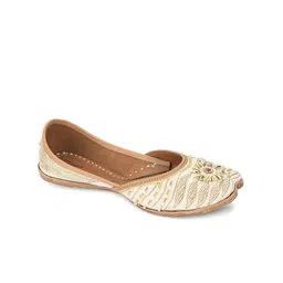 DESI COLOUR Women Embellished Ethnic Mojaris Flats-picture-44