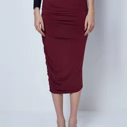 COVER STORY Maroon Ruched Midi Skirt-image-4