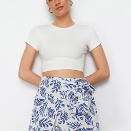 Trendyol Tropical Printed Wrap Mini Skirt-image-43
