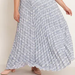 U&F Beyond Plus Size Geometric Printed Maxi Flared Skirts-9