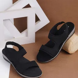Mochi Women Open Toe Flats-picture-21