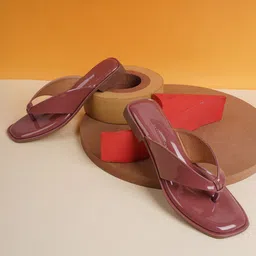 SAPATOS Women Maroon Open Toe Flats-image-8