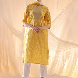 Anouk Notch Neck Bandhani Printed Yoke Design Pure Cotton Kurta with Trousers & Dupatta-picture-10