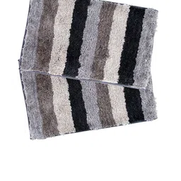 LUXEHOME INTERNATIONAL Set of 2 Grey Striped Anti Skid Doormats-22