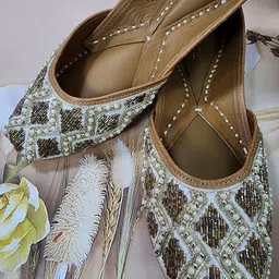 Fulkari Women Ethnic Mojaris Flats-picture-56