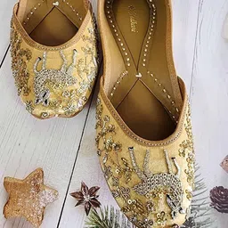 Fulkari Embellished Square Toe Leather Mojaris-21