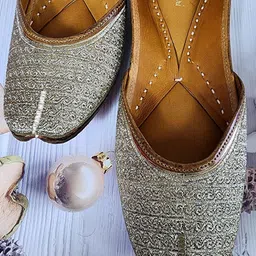 Fulkari Embellished Round Toe Leather Mojaris-29