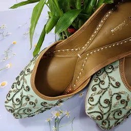 Fulkari Women Ethnic Embellished Mojaris Flats-picture-30