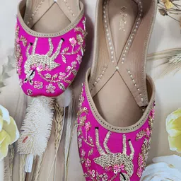 Fulkari Embellished Square Toe Leather Mojaris-picture-11