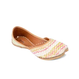 DESI COLOUR Women Embellished Ethnic Mojaris Flats-image-77