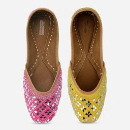 DESI COLOUR Women Pink Embellished Leather Ethnic Mojaris Flats-picture-41
