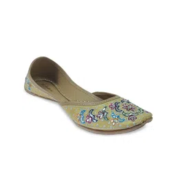Fulkari Women Embellished Ethnic Mojaris Flats-image-93