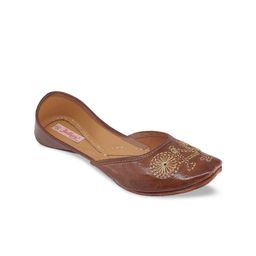 Fulkari Women Tan Embellished Mojaris Flats-29