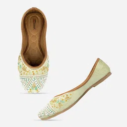 DESI COLOUR Women Embellished Ethnic Mojaris-image-73