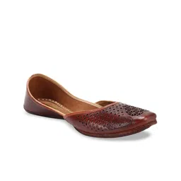 Ta Chic Women Woven Design Leather Ethnic Mojaris With Laser Cuts-picture-50