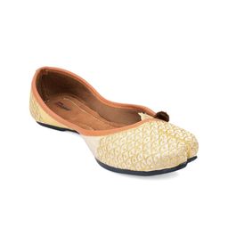 DESI COLOUR Women Embellished Ethnic Mojaris Flats-image-24