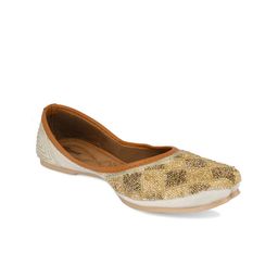 DESI COLOUR Women Embellished Ethnic Mojaris-image-79