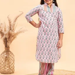 Stylo Bug Girls Ethnic Motifs Printed Regular Kurta With Trousers-picture-43
