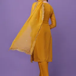 Seerat Jacquard Kurti With Scaloping Dupatta And Trouser image 5