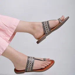 Shoetopia Printed One Toe Flats-54