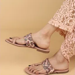 XE Looks Printed One Toe Flats-52