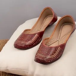 KORAKARI Women Ethnic Mojaris with Laser Cuts Flats-12