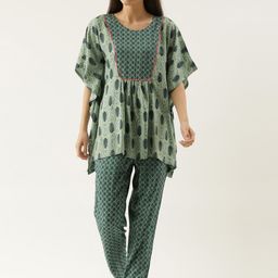 Bannos Swagger Women Green & Red Printed Night suit-image-72