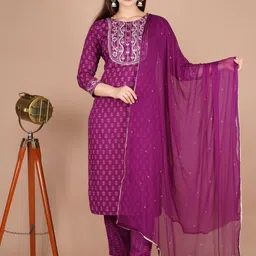 Kesarya Women Burgundy Floral Embroidered Zardozi Pure Cotton Kurta with Trousers & With Dupatta-picture-32