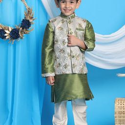 VASTRAMAY Boys Green Ethnic Motifs Kurta & Churidar With Nehru Jacket-image-39