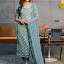 Rangpur Women Grey Leheriya Striped Kurta with Salwar & With Dupatta-17