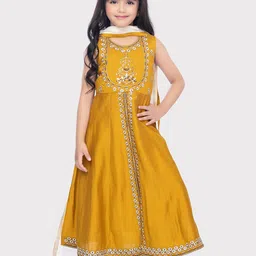 Tiny Kingdom Girls Floral Embroidered Kurta With Trousers & Dupatta-image-76