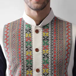 KISAH Men Multicoloured Ethnic Motifs Regular Kurta with Churidar & Jacket image 3