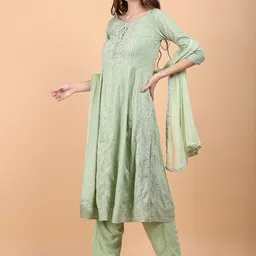 TOULIN Floral Printed Gotta Patti Kurta with Trousers & Dupatta image 4
