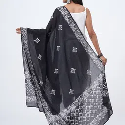 HELLA FASHIONS Bandhani Printed Cotton Dupatta image 2
