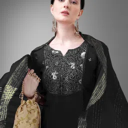 ARADHNA Ethnic Motifs Embroidered Regular Sequinned Kurta With Trousers & Dupatta image 2