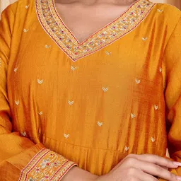 House of Pataudi Embroidered Anarkali Kurta With Trouser & Dupatta Set image 3