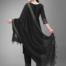ARADHNA Ethnic Motifs Embroidered Regular Sequinned Kurta With Trousers & Dupatta image 3