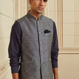 Tasva Men Cross Stich Pattern Brocade Kurta Bundi Set-image-21