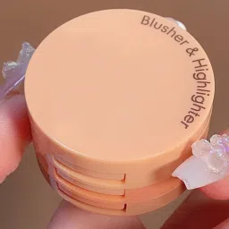 vars london 3 in1 face blusher + highlihger with mini compact palette | travel friendly image 4