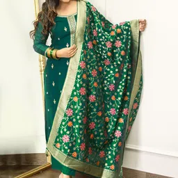 Libas Floral Embroidered Thread Work Kurta With Trousers & Dupatta-35