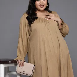 Varanga Plus Size Bell Sleeves Pleated Kurta with Trousers-picture-3
