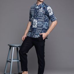Indo Era Men Navy Blue & White Ethnic Motifs Printed Pure Cotton Kurta-image-89